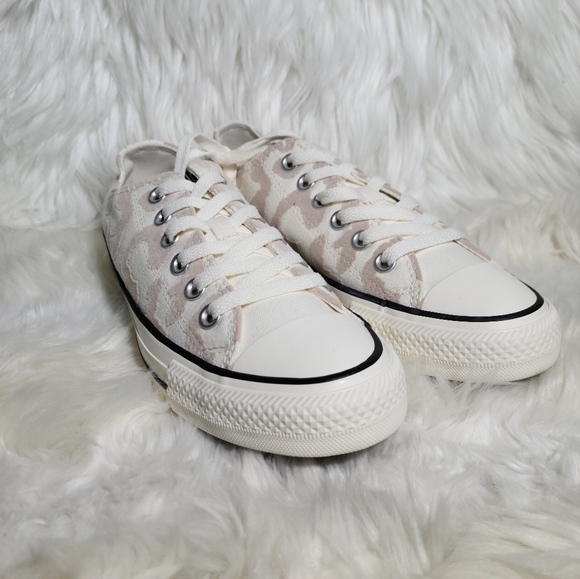 Converse Shoes - Converse Chuck Taylor All Star Low Top Cream 7 Women / 5 Men NWOB